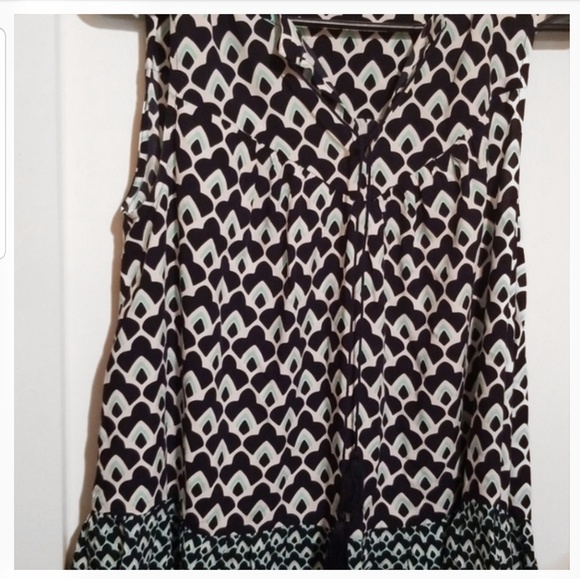 Crown & Ivy sleevless printed top size S - Picture 5 of 5